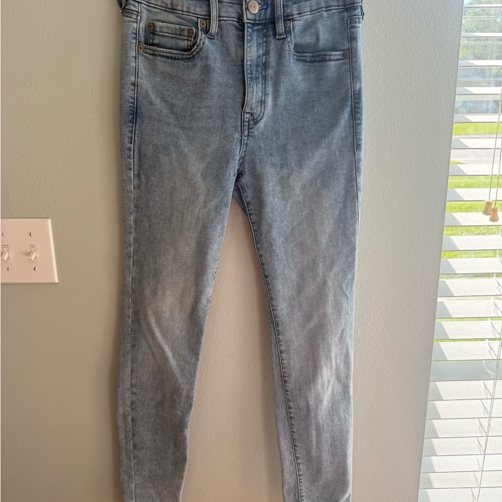 American Eagle Outfitters Light Wash Skinny Jeans
